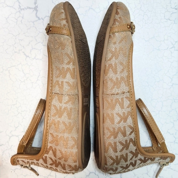Michael Kors Monogram Girls Tan Ballet Flats W/ Ankle Strap, Size 13 ~ EUC - Picture 6 of 7
